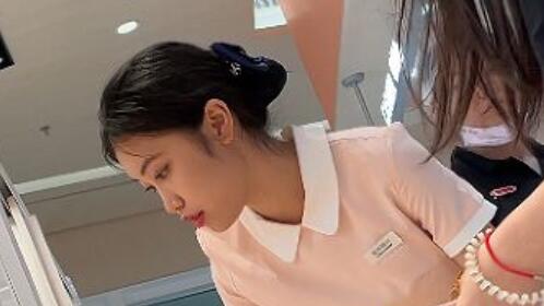 ⭐【KKCD㊙️】3232-一箭双雕抄底两个好利来肉丝店员
