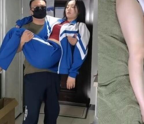 放学回家的小美女被男子跟踪闯入多次捂晕玩弄