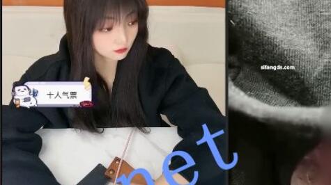 【B站】百虎饭饭双视角，超反差清纯博主，掰穴 粉嫩鲍鱼