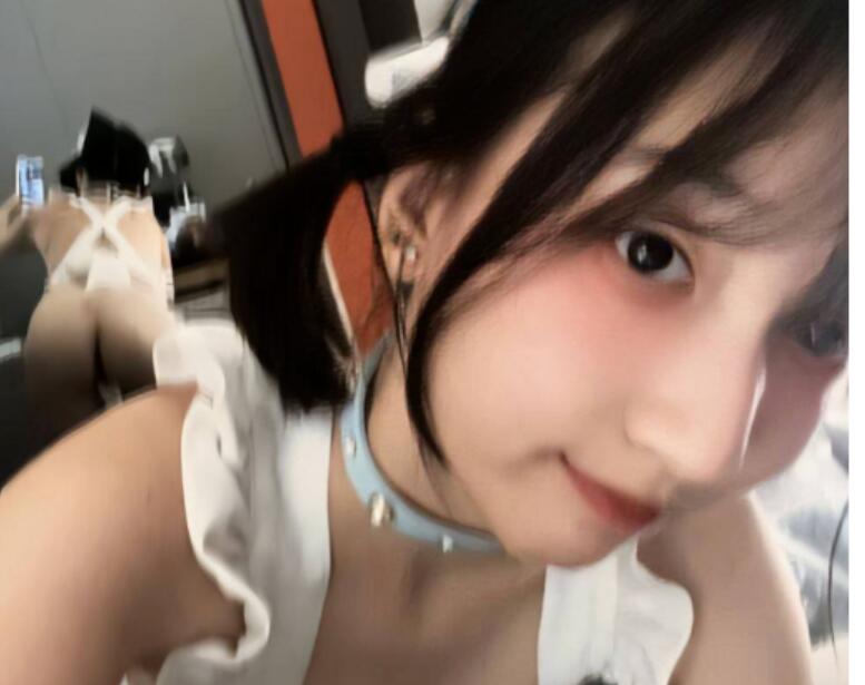 云盘高质露脸A级泄密，超高颜值女大生私生活糜烂，日常各种道具自慰炮击