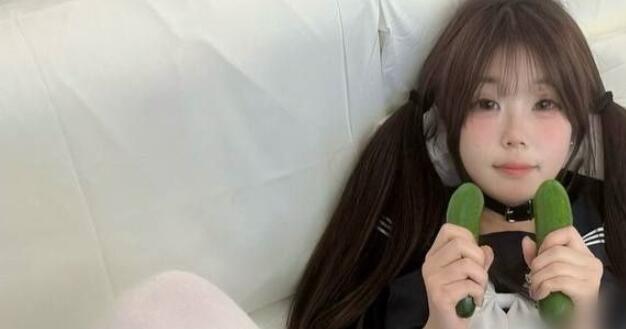 推特蘿莉嫩妹 優米 裸舞自摸幸福啪啪 JK小蛋糕大合集