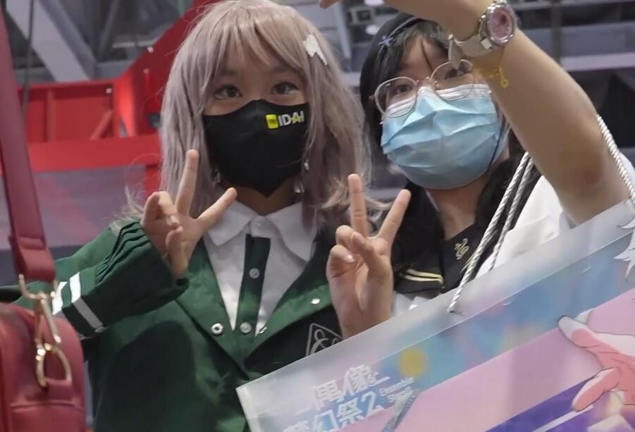 【xxn-251】淺黃百褶裙cos小姐姐..粉色騷窄内前後角度CD