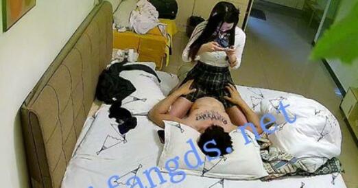 ✅尤物系列-高顔值女神被肌肉健身男