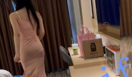 【核彈】按摩小子原創 極品銀行小姐姐 背着男友出來放松