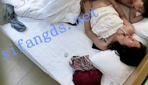 ♦️極品吊帶裙美女和男友的甜蜜時光【0.85G】