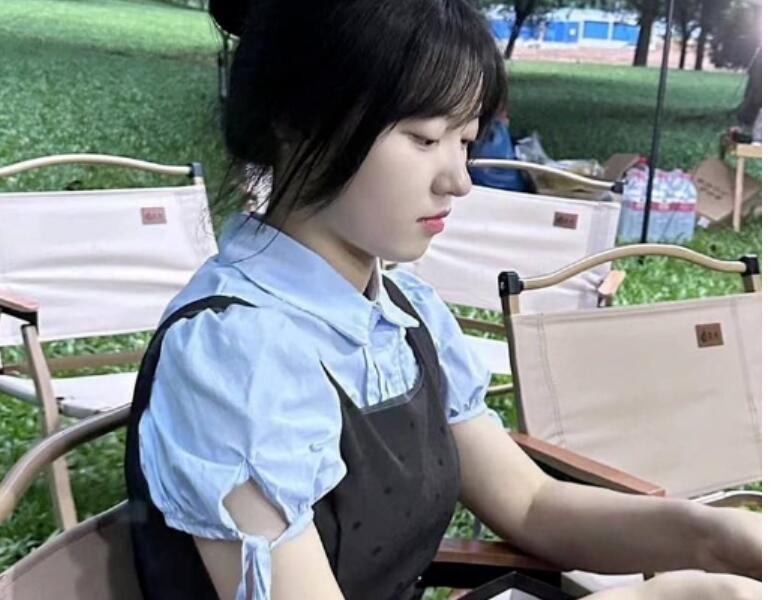 廣東東莞01年甜妹❤️劉鑫❤️被包養做愛視頻流出 極品酮體上位騎乘