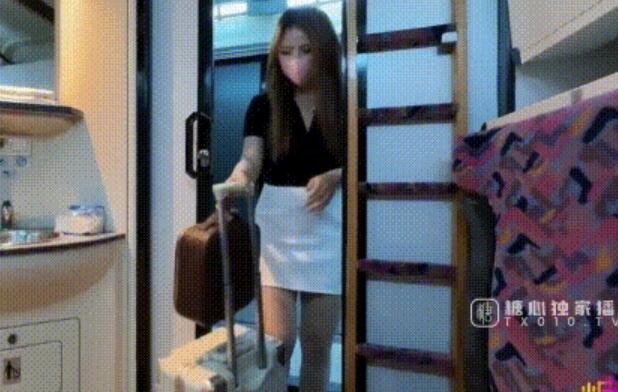 網紅露出女神【美杜莎】IT男的火車豔遇_爆操同車巨乳美女_最後顔射