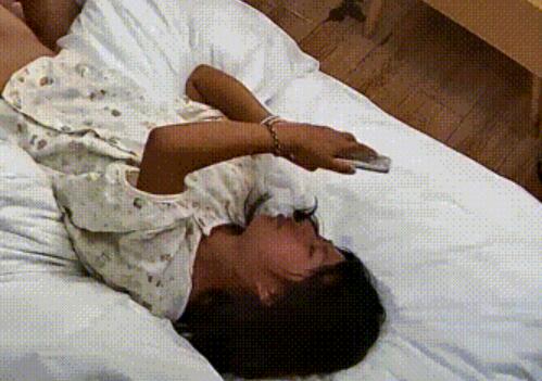 酒店公寓 2025.9.6流出 这男的明显不行 又菜又爱玩 要主动去摸 结果又不行 又一个嘴强王者
